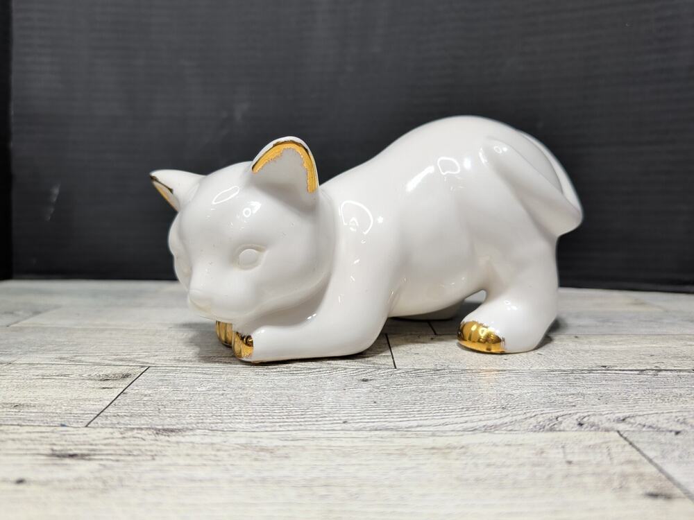 Vintage Porcelain White Pouncing Cat With Gold Accents Made In Japan